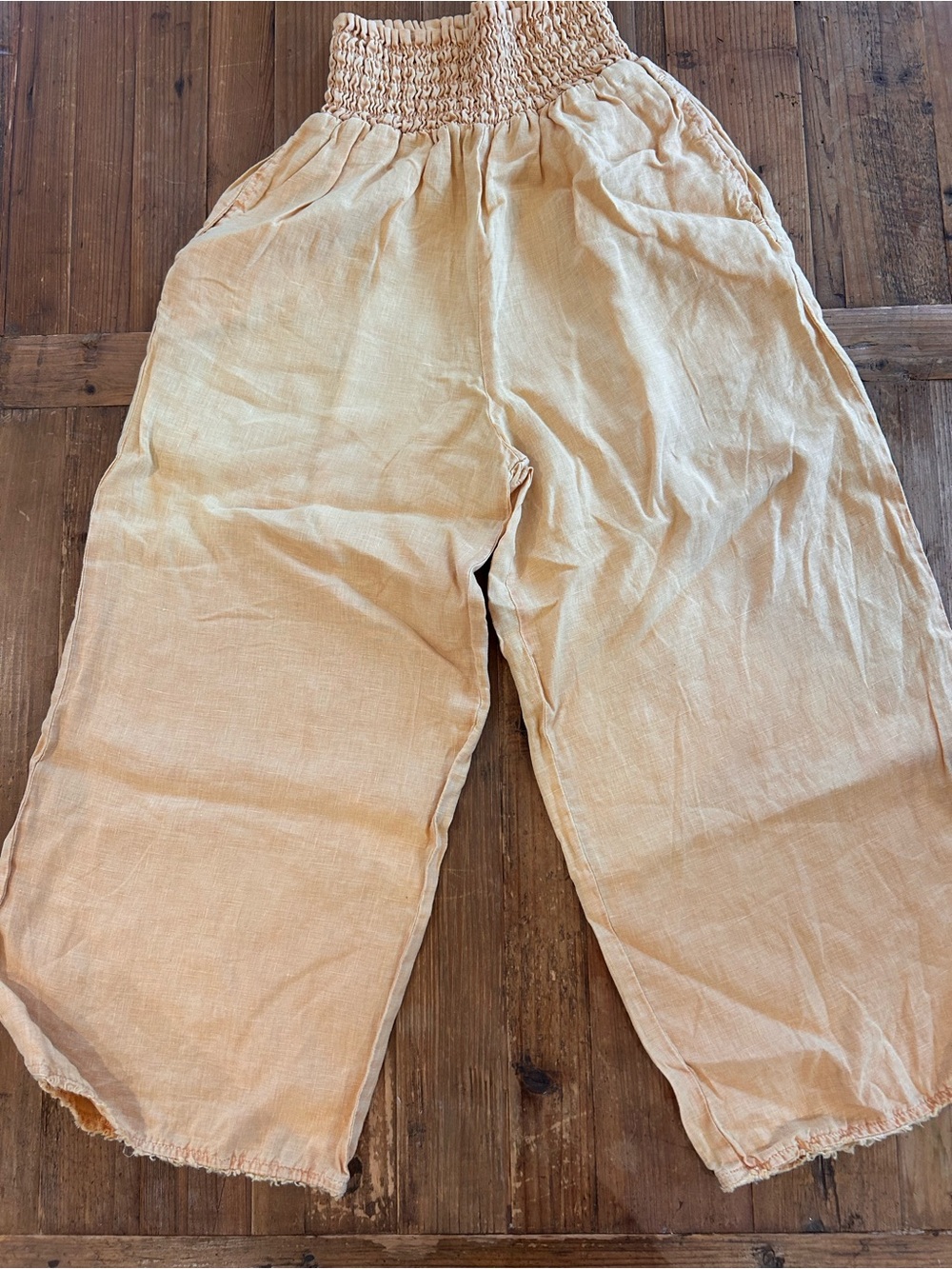 Wide-Leg Linen Capri Pants in Light Yellow